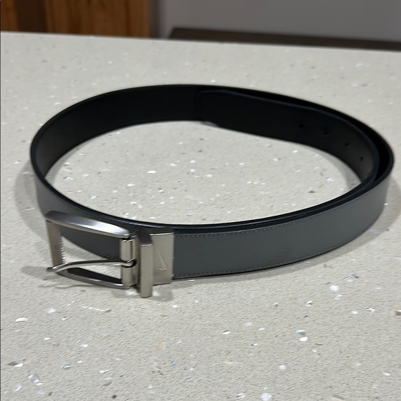 Nike Gray and Black Belt with Modern Silver Buckle - Picture 1 of 6